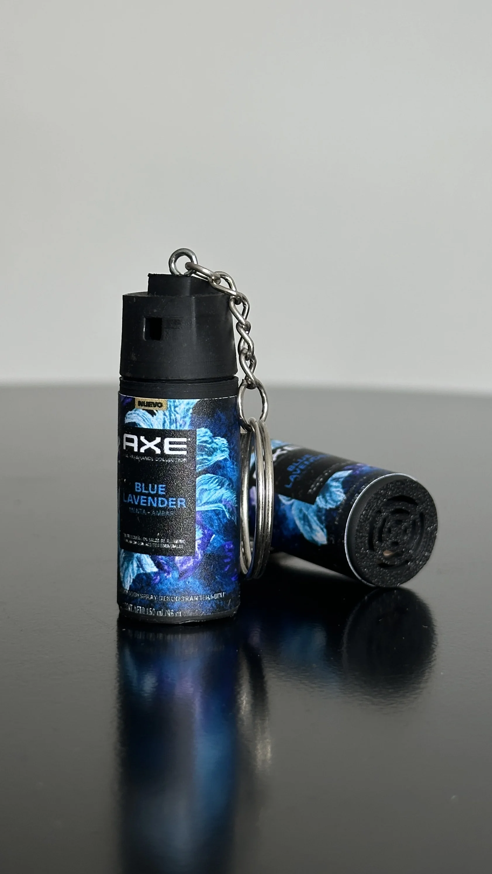 Llavero 3D mini desodorante AXE Blue Lavender, perfumado