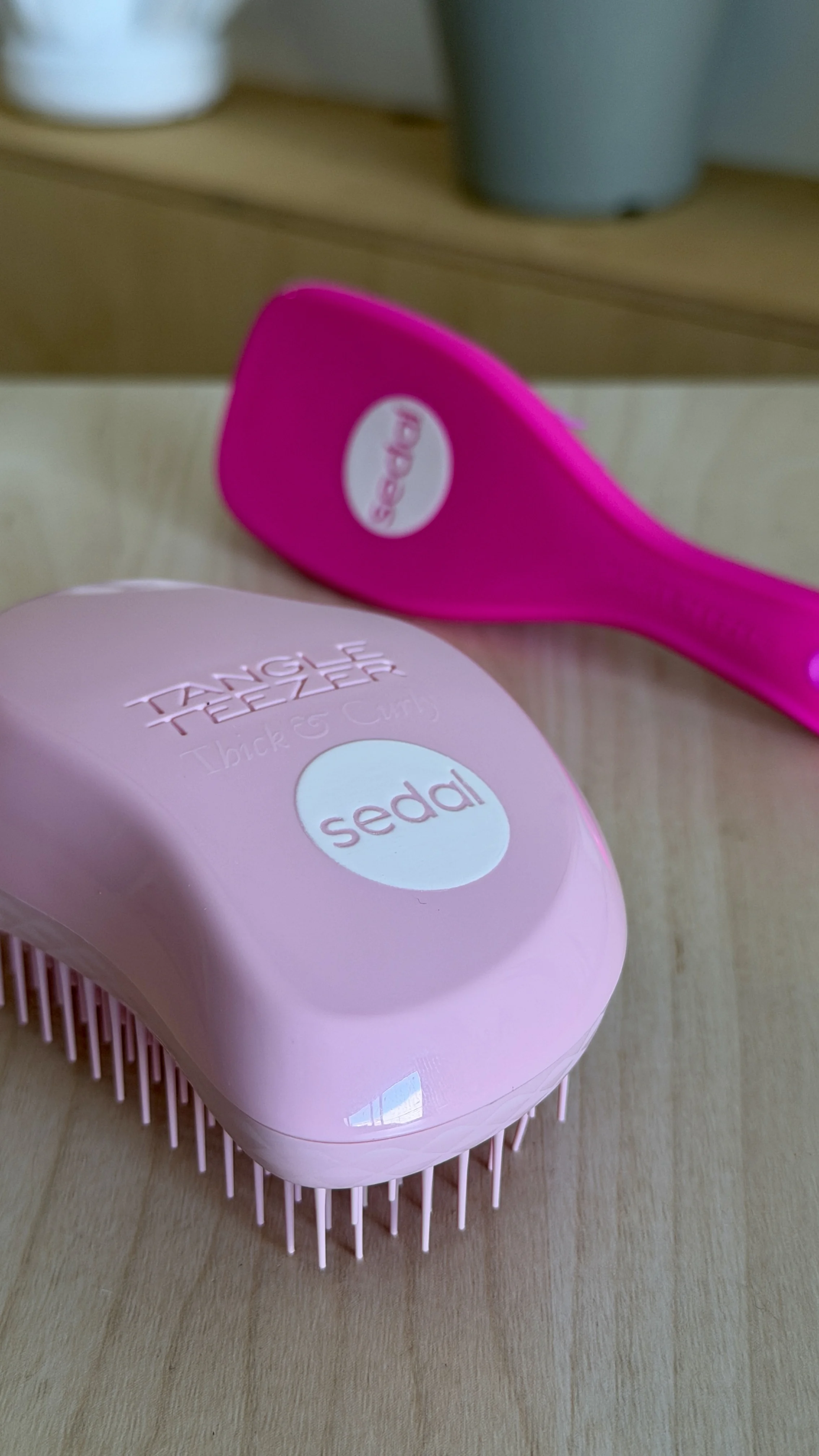 Cepillo desenredante personalizado con branding Sedal