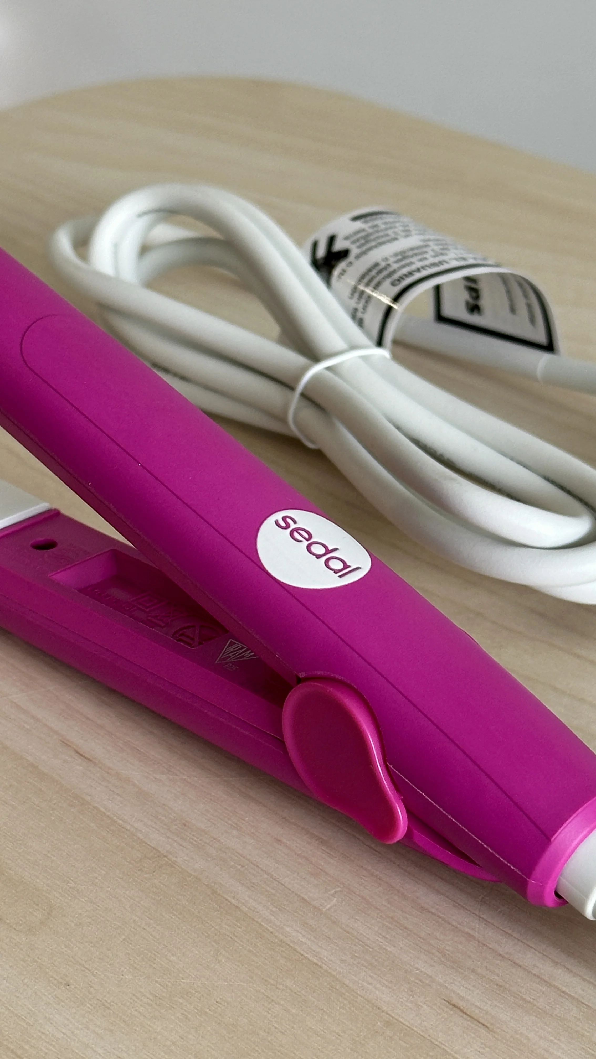 Planchita de pelo personalizada con branding Sedal