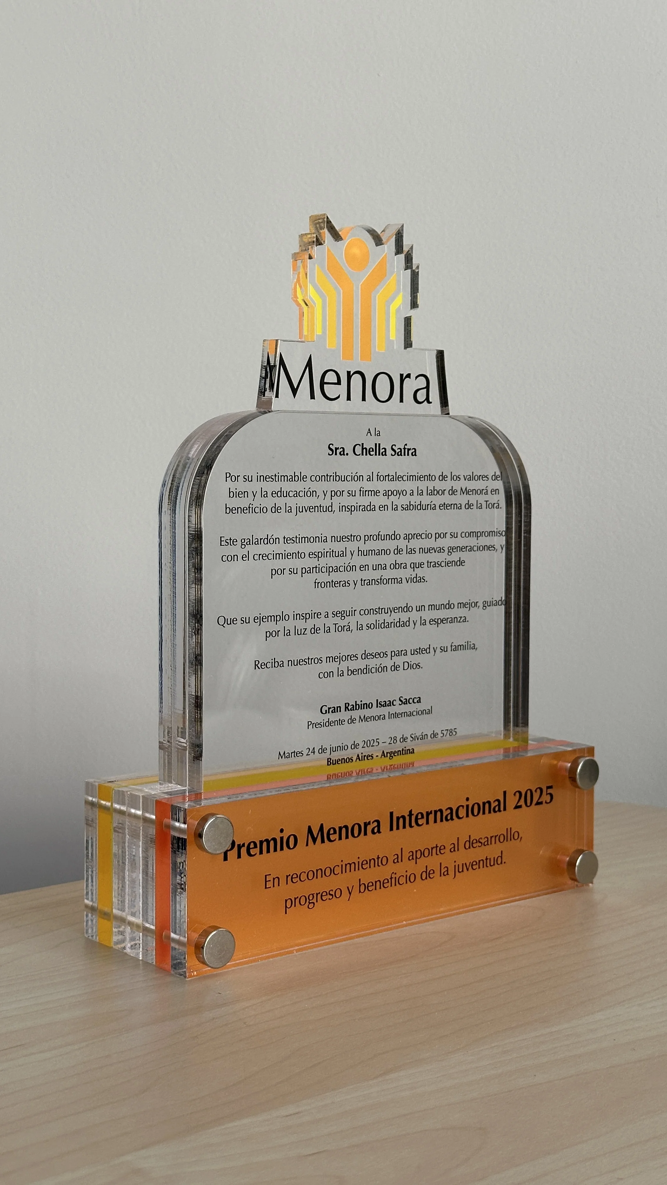 Placa acrílica Premio Menora Internacional 2025