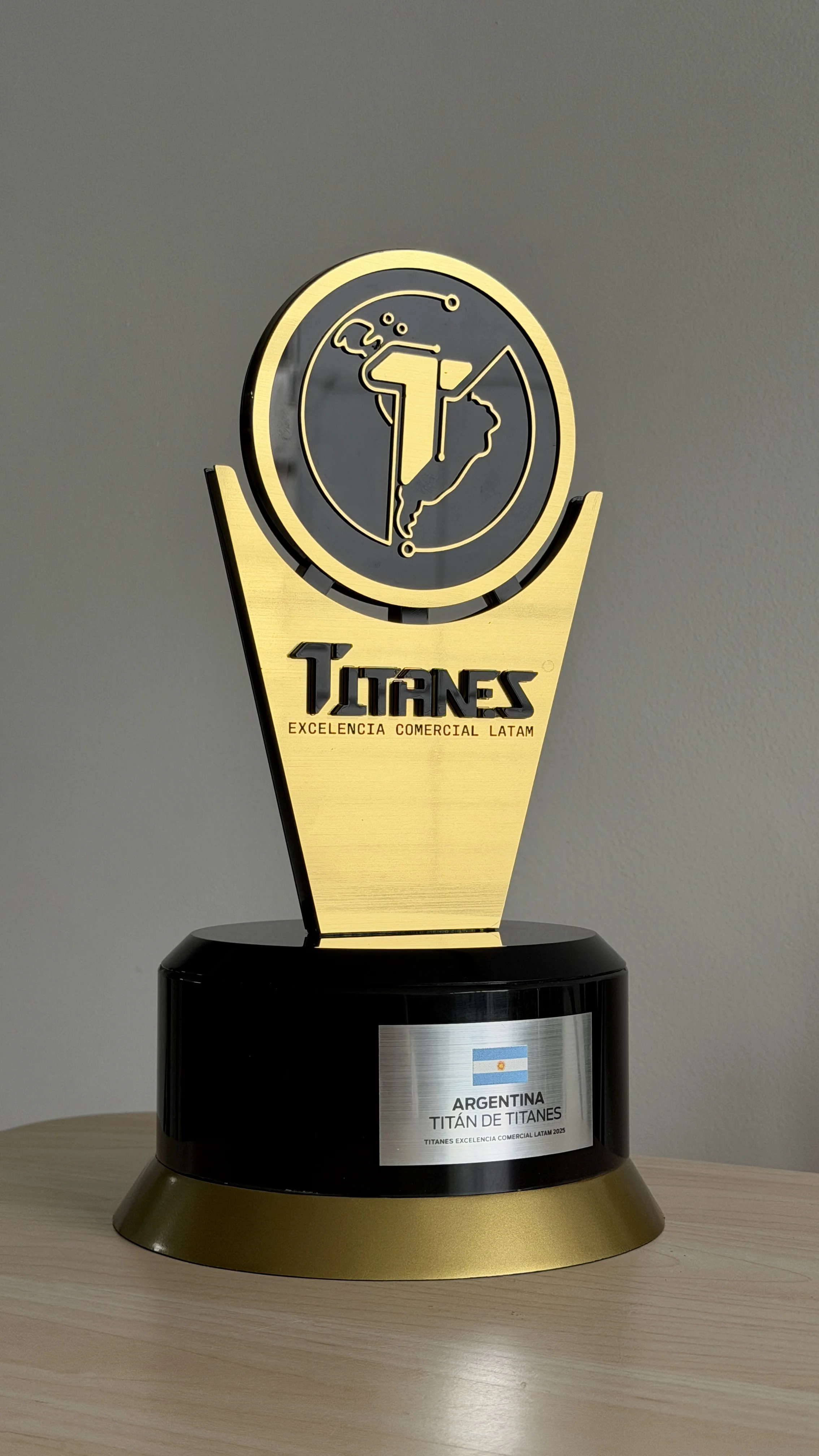 Trofeo Titanes Excelencia Comercial Latam